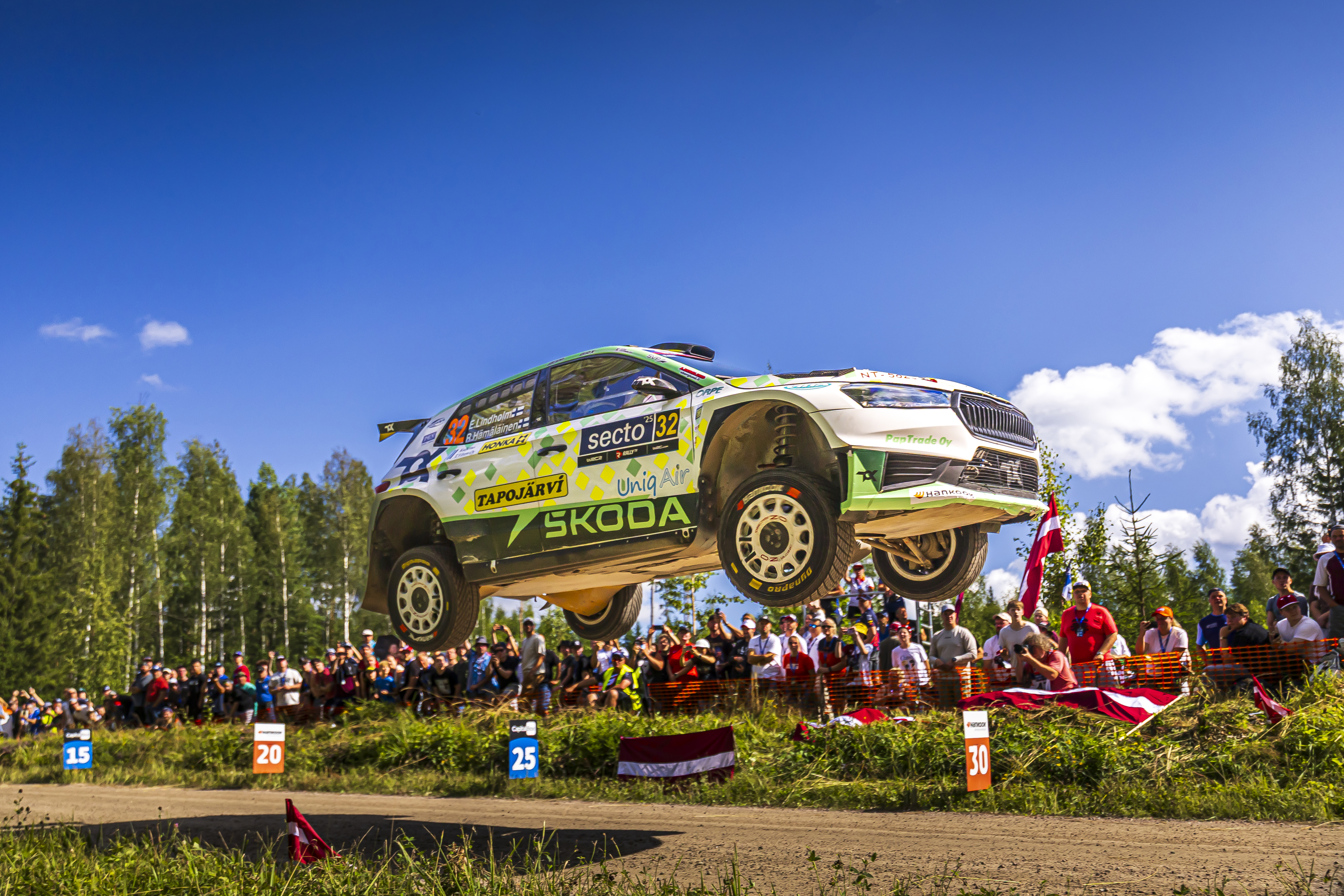Chainsaws and sparklers. Discover the traditions of rally fans