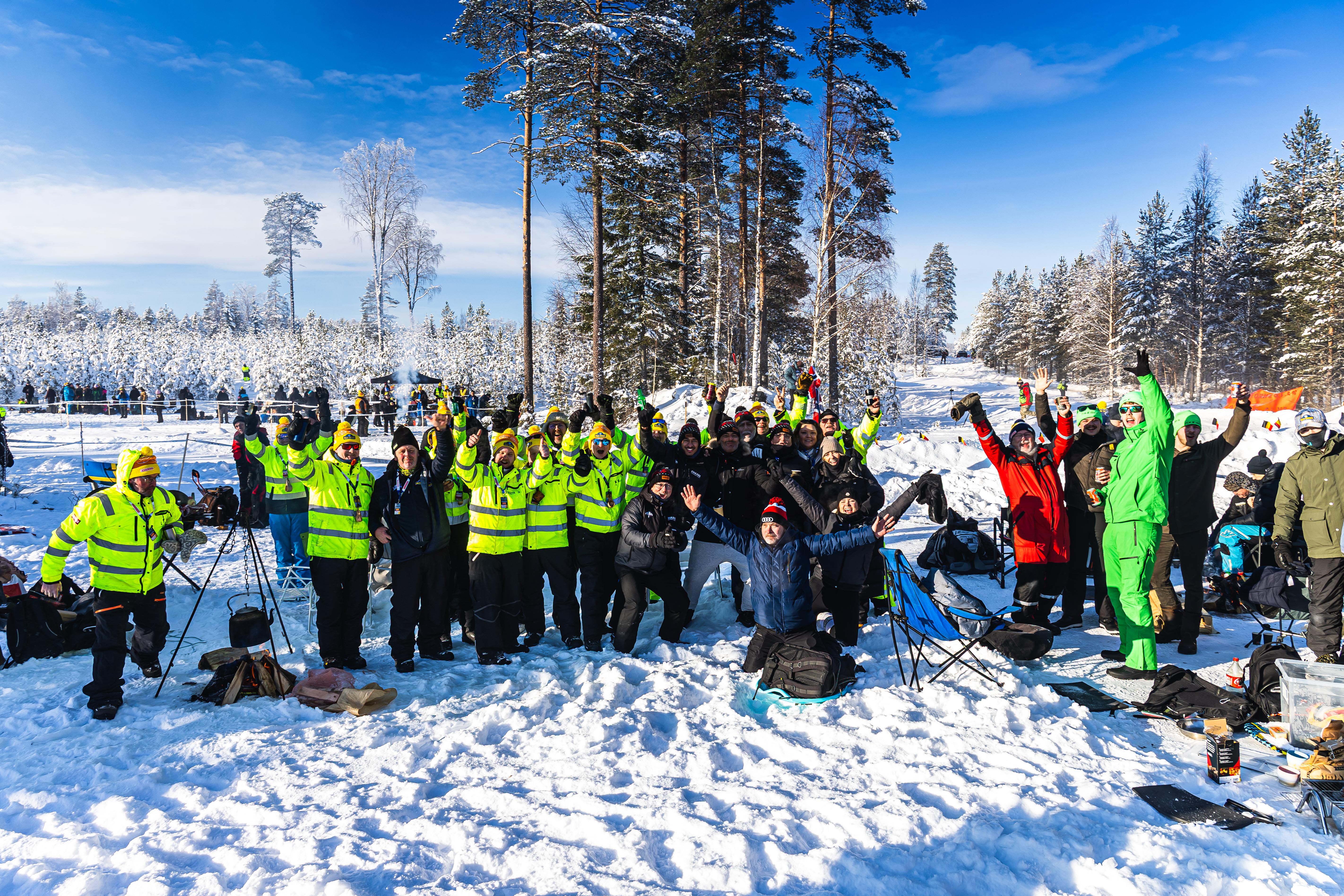 Chainsaws and sparklers. Discover the traditions of rally fans
